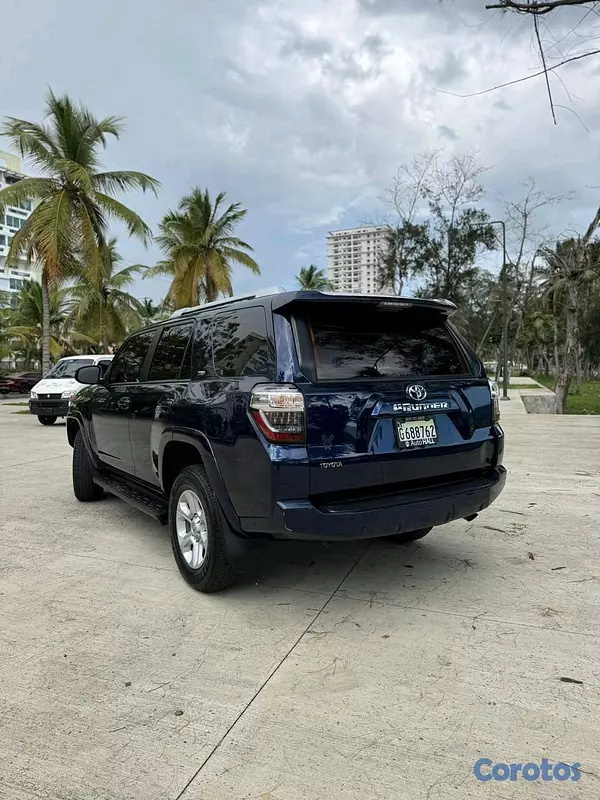 jeepetas y camionetas - Toyota 4runner sr5 2024 12