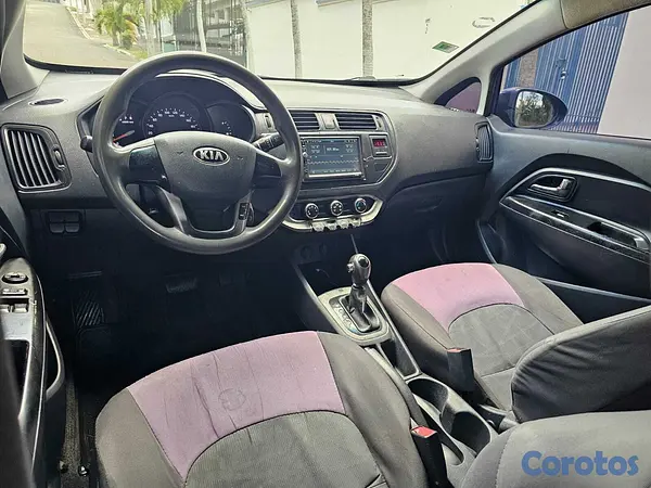 carros - Kia Rio  5