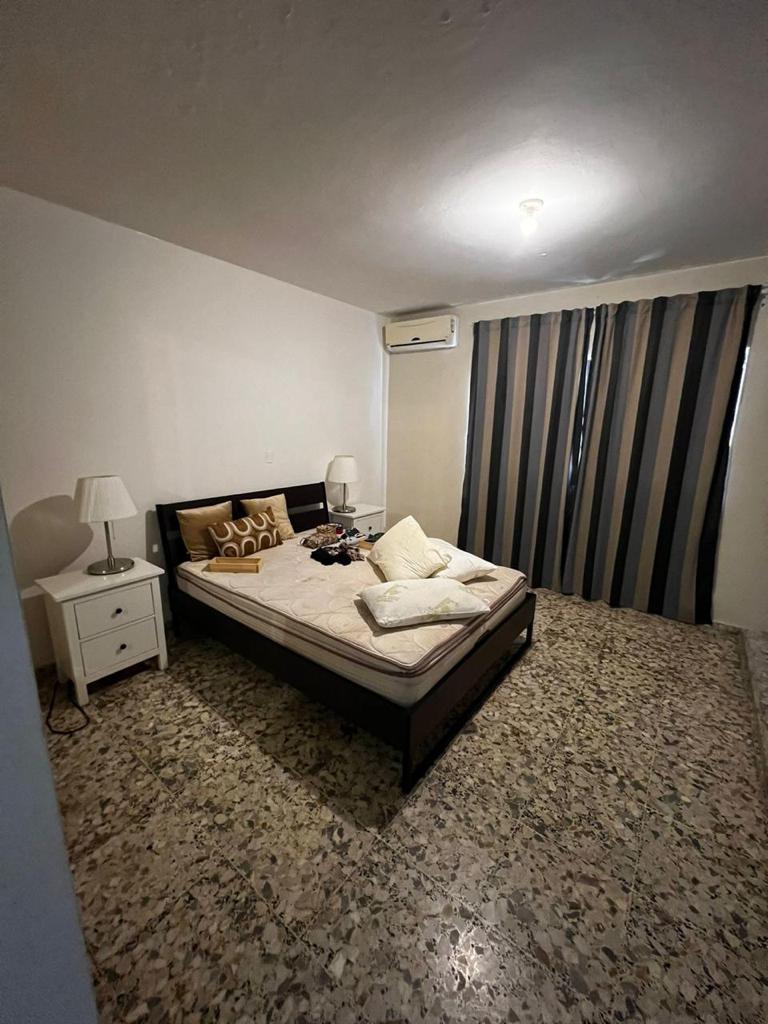 apartamentos - Rento apartamento sin amueblar en Naco edificio tradicional  8