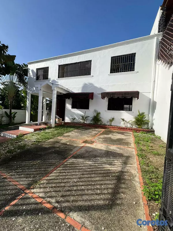 casas - Casa de 4 habitaciones Arroyo Hondo Negociable  5