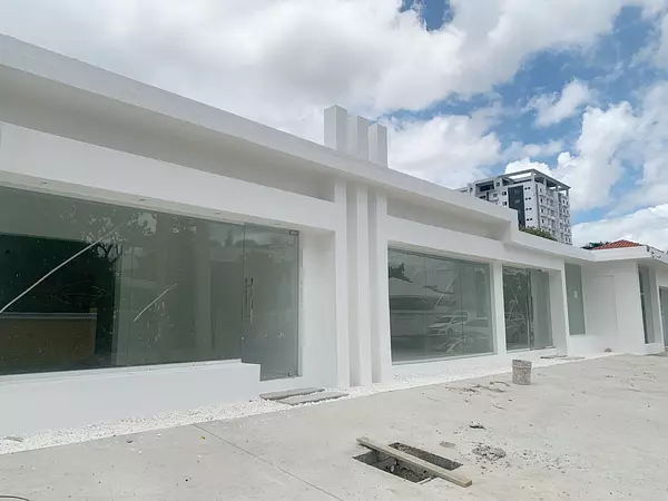 oficinas y locales comerciales - Alquiler local céntrico en arroyo hondo 2