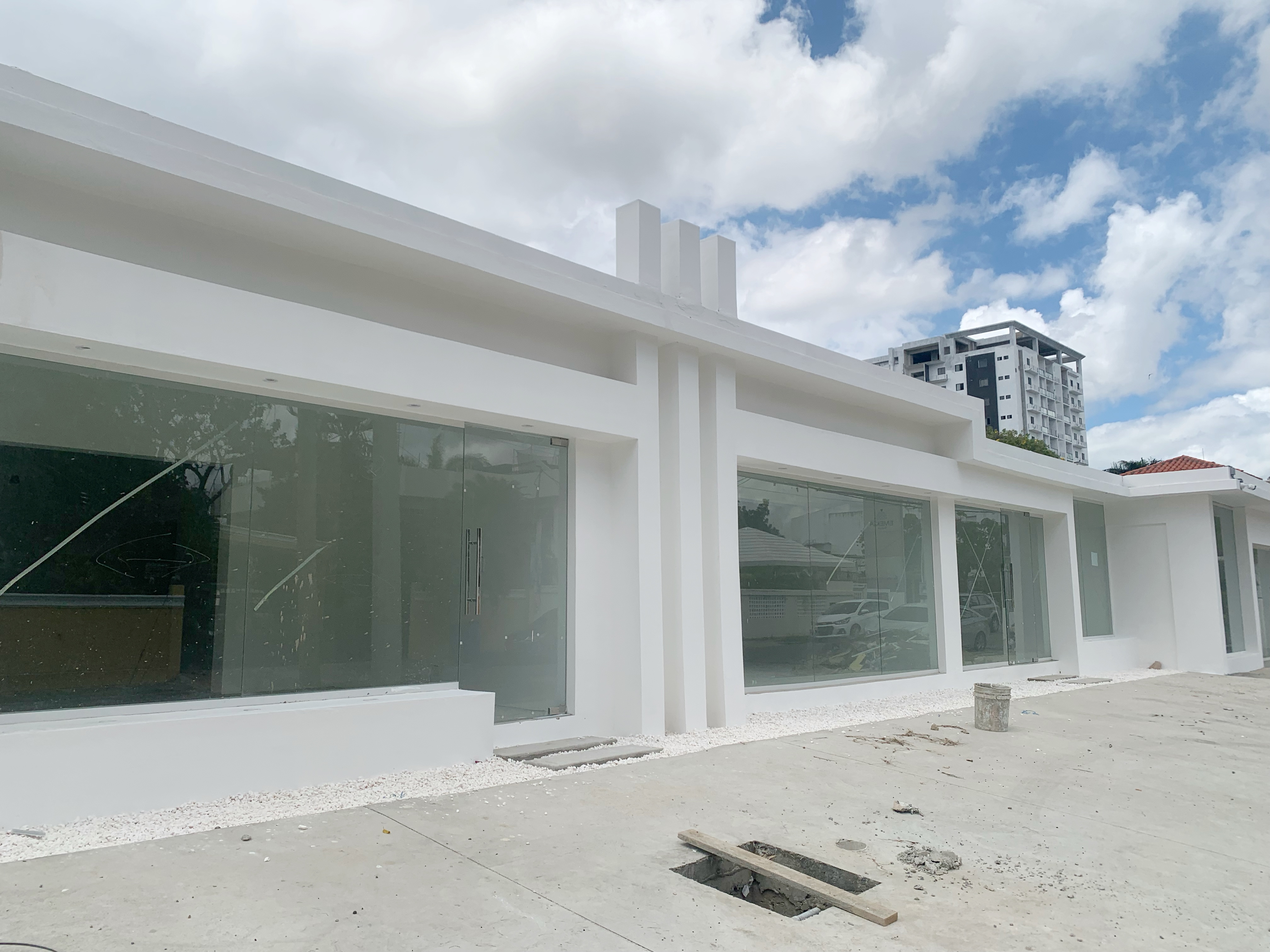 oficinas y locales comerciales - Alquiler local céntrico en arroyo hondo 2