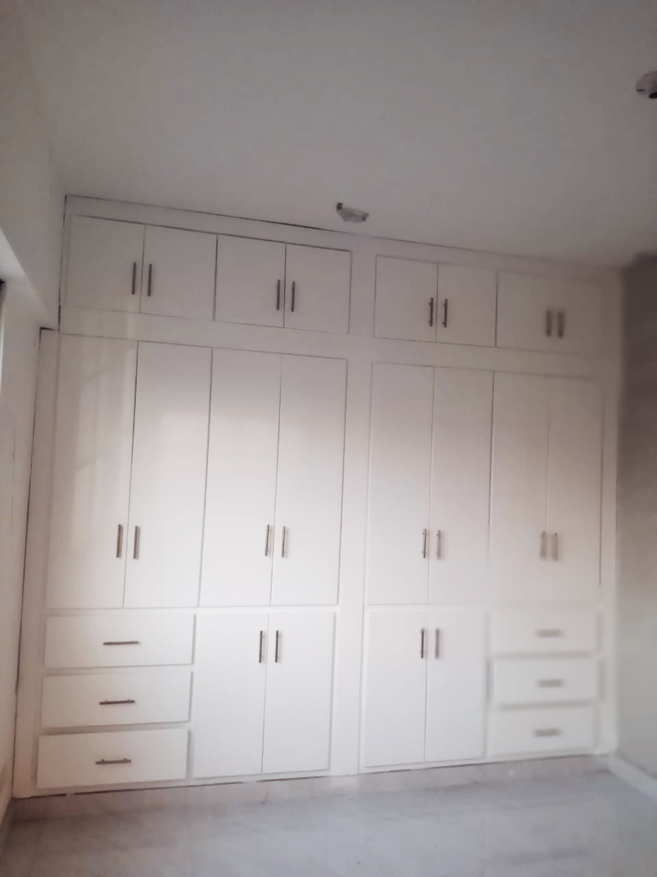 muebles y colchones - Closet grande en madera blanco  1