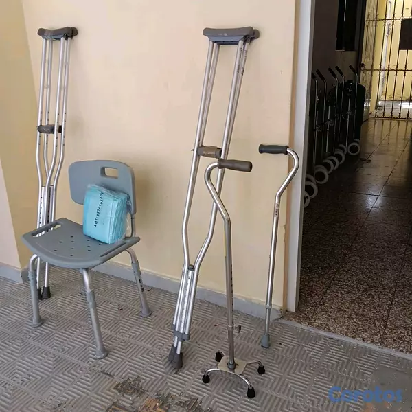 Salud y Equipamiento Médico - VENDO MULETAS Y BASTON  2
