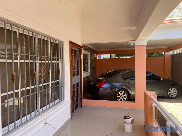 casas - Casa de un nivel amplia, con patio y preparada par 12