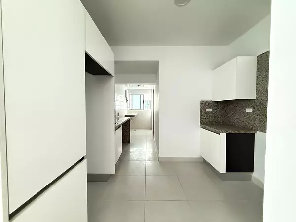 apartamentos - Apartamento  con terraza en Evaristo Morales 2