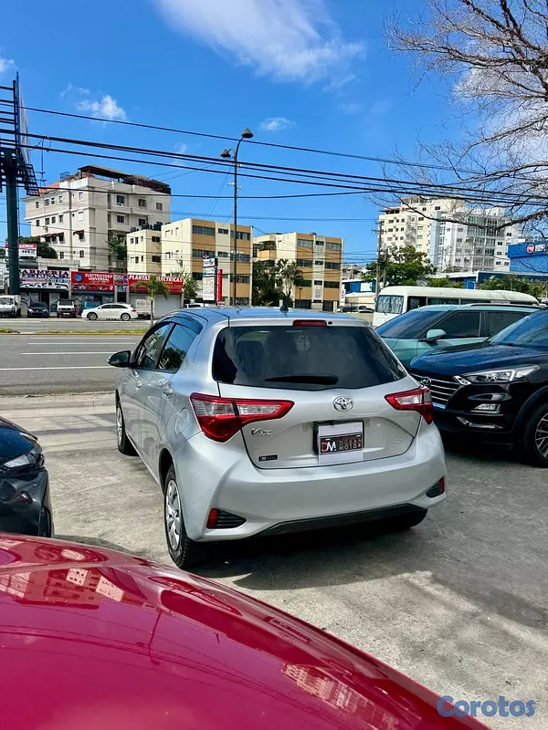 carros - Toyota Vitz 4WD 2018 6
