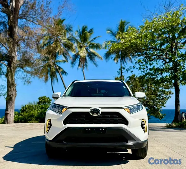 jeepetas y camionetas - Toyota rav4 2021 xle 3