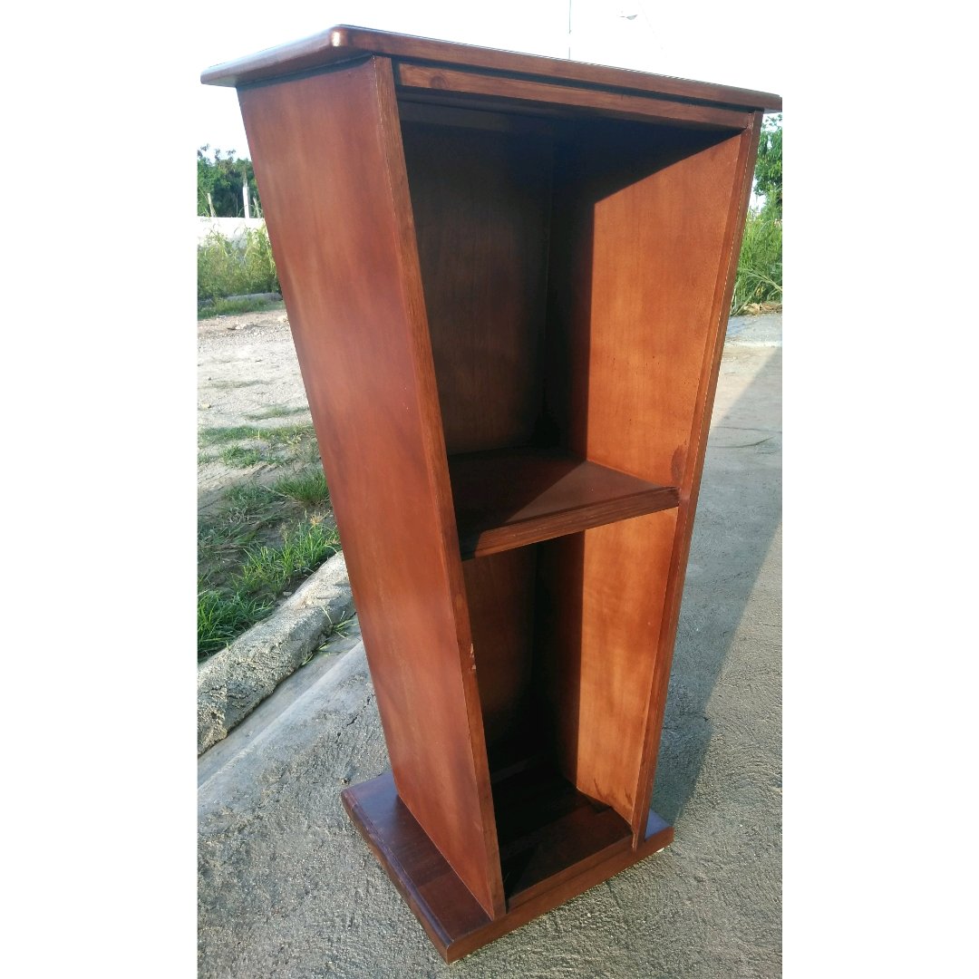 decoración y accesorios - Podium en madera pequeño  1