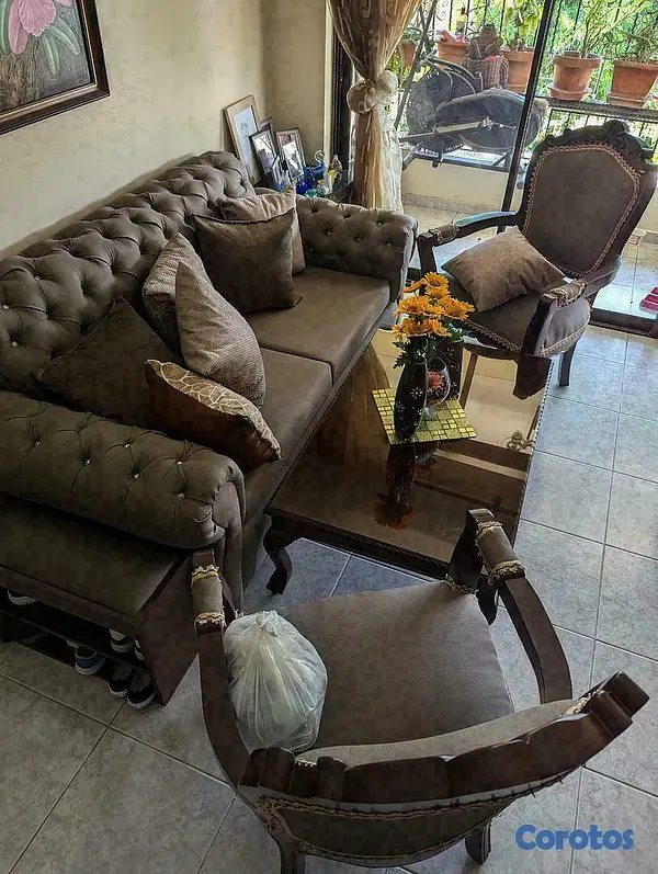muebles y colchones - JUEGO DE MUEBLES EN CAOBA, CON DOS MESITAS  5