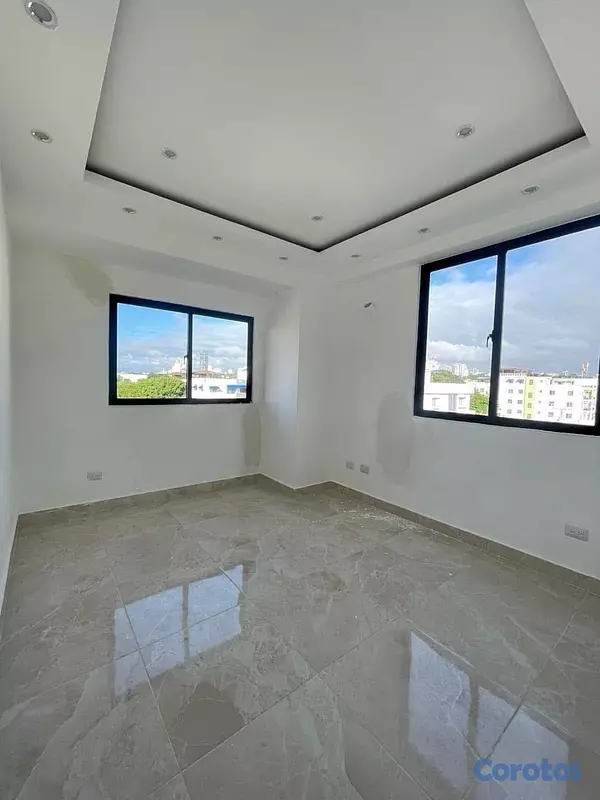 apartamentos - vendo independencia piso 3 con dos habitaciones dos baños parqueo lokert  5