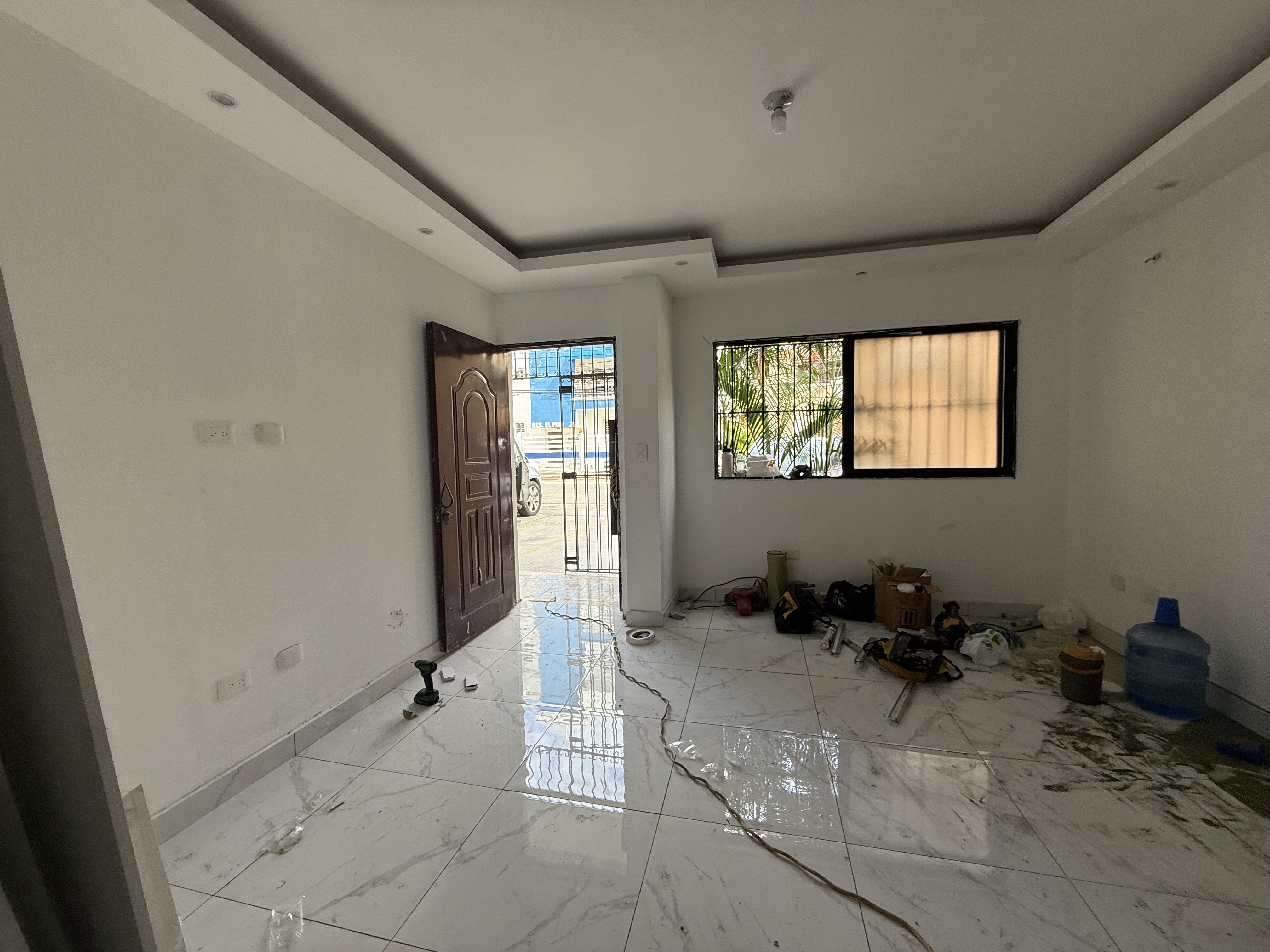 apartamentos - Vendo independencia klm 7 primer nivel 70 mtrs una