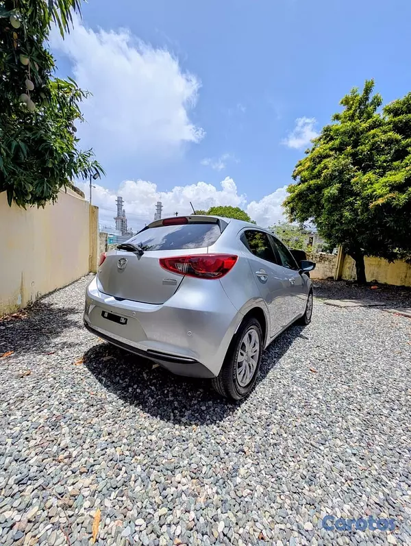 carros - Mazda Demio 2020 3