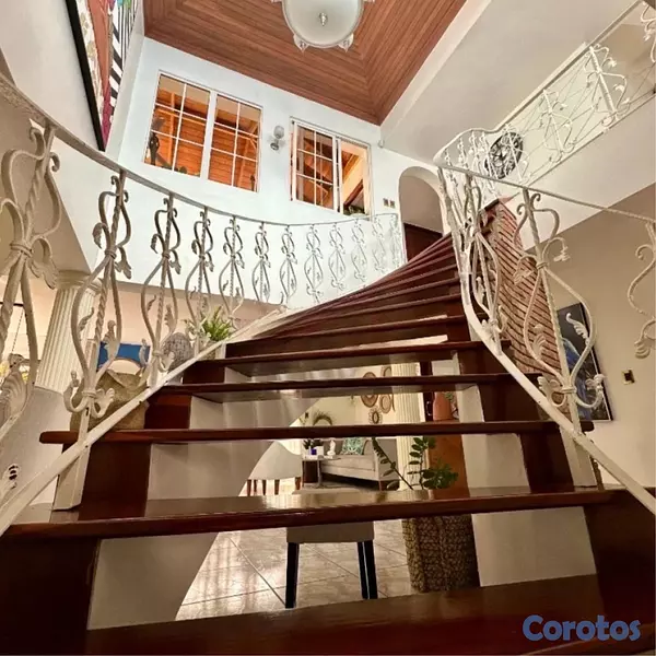 casas - vendo casa altos De Arroyo hondo 3 dos niveles tres habitaciones con baño piscin 10