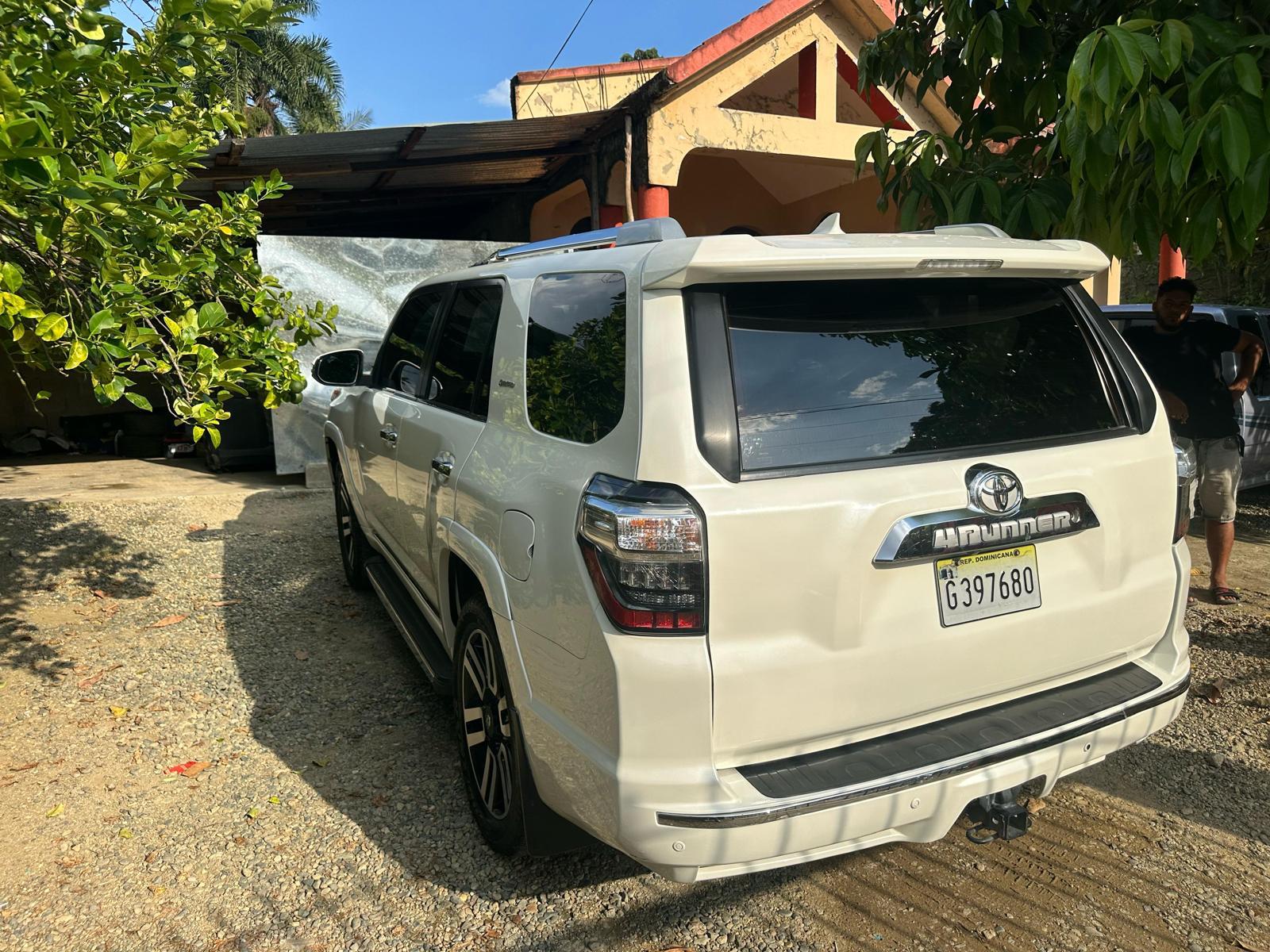 jeepetas y camionetas - Toyota 4runner sr5 2017 2