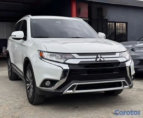 jeepetas y camionetas - Mitsubishi Outlander SEL 2019  
 2