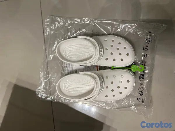 zapatos unisex - Crocs Unisex blanca size 9M 11W 3