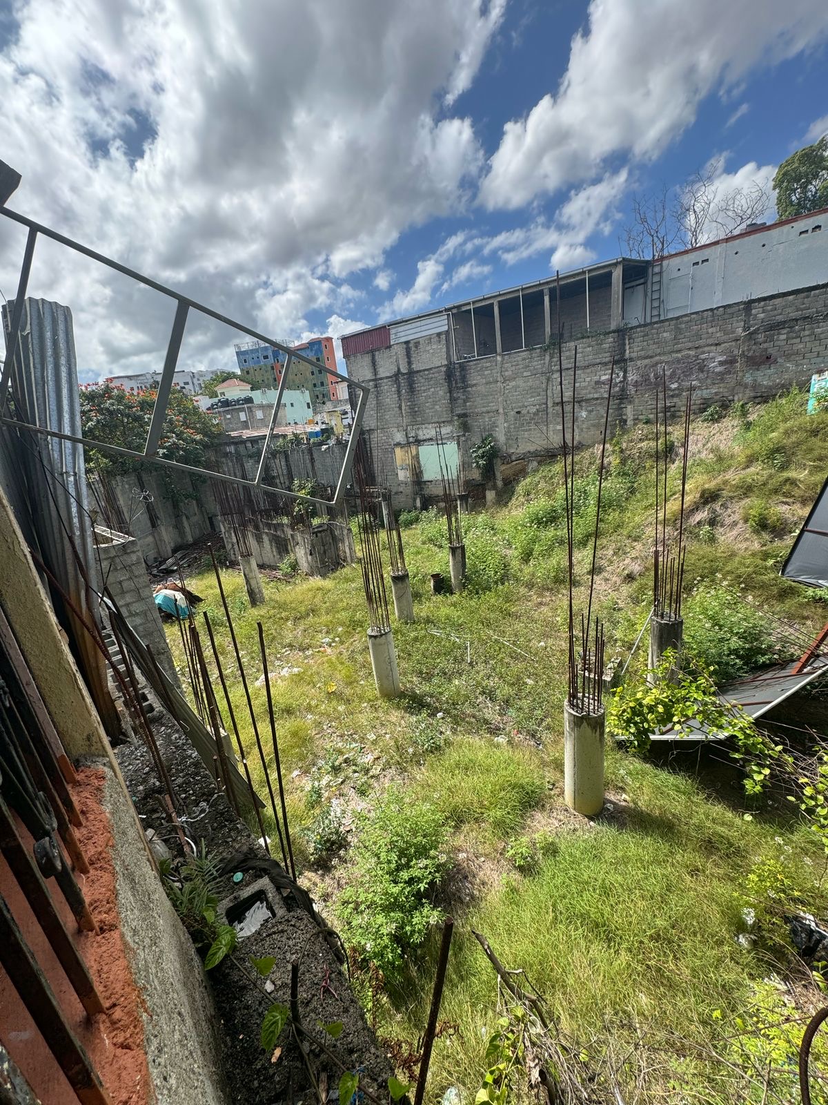 solares y terrenos - VENDO Solar de 804 Metros En La Avenida Los Prócer 10