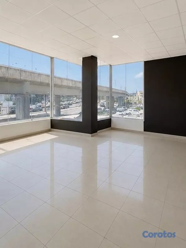 oficinas y locales comerciales - Plaza comercial en la Autopista Duarte  3
