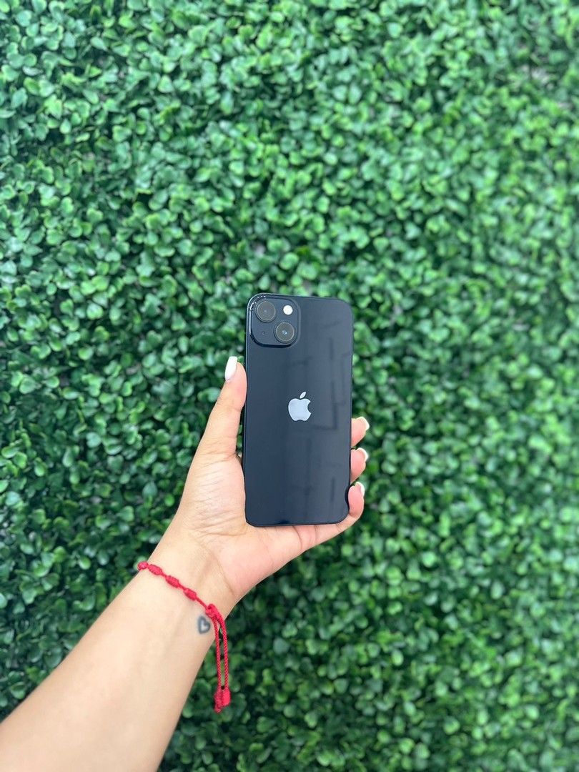 celulares y tabletas - iPhone 13 Normal de 128gb Negro Condicion 10/10 Factory Clean con accesorios  1