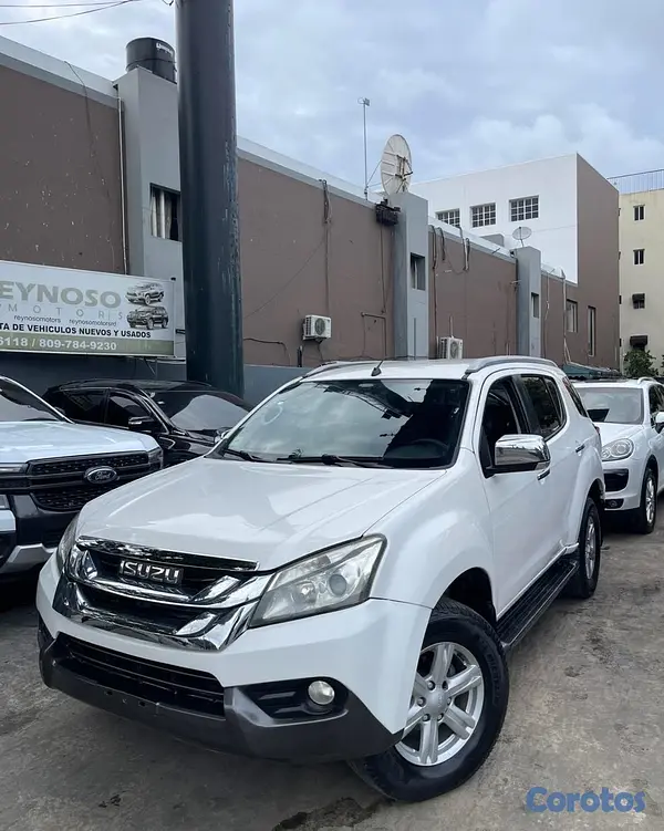 jeepetas y camionetas - ISUZU MUX 2015 2