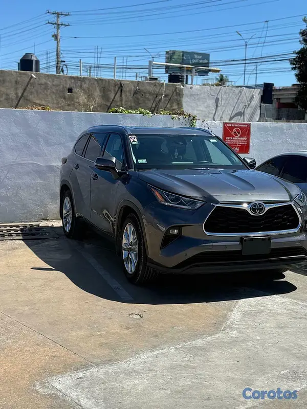 jeepetas y camionetas - Toyota único dueño excelentes condiciones  6