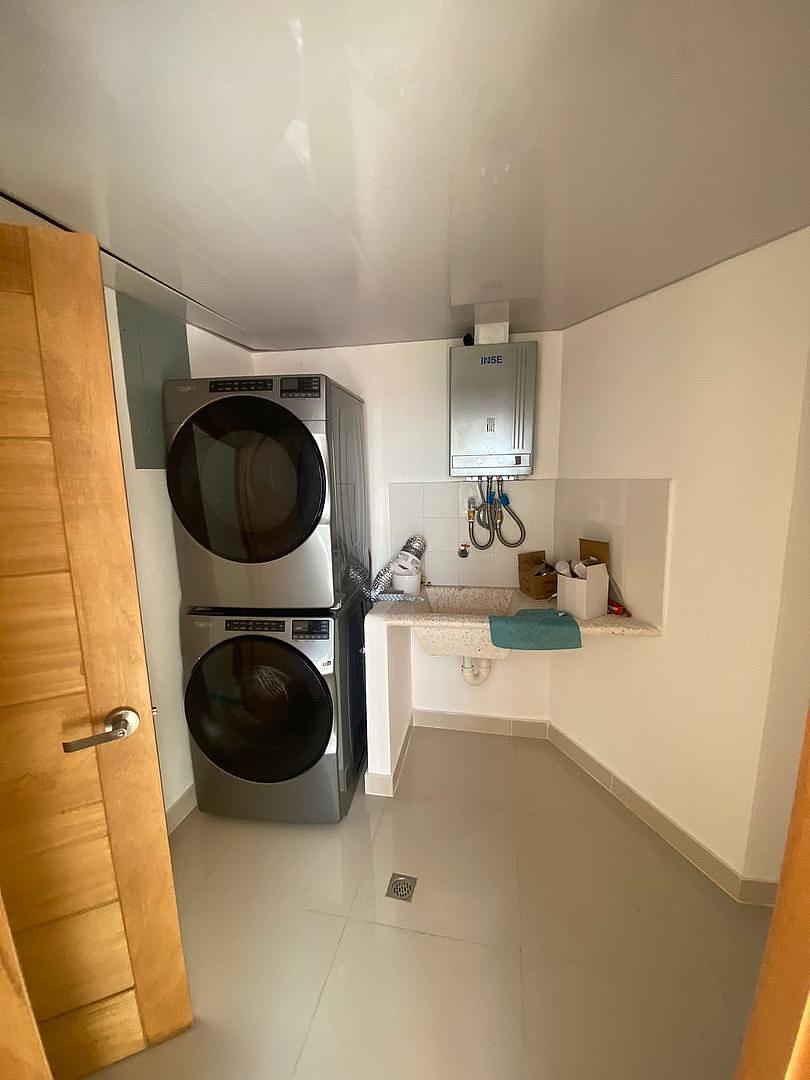 apartamentos - Hermoso Apartamento En Torre Moderna de Alma Rosa 1ra  4