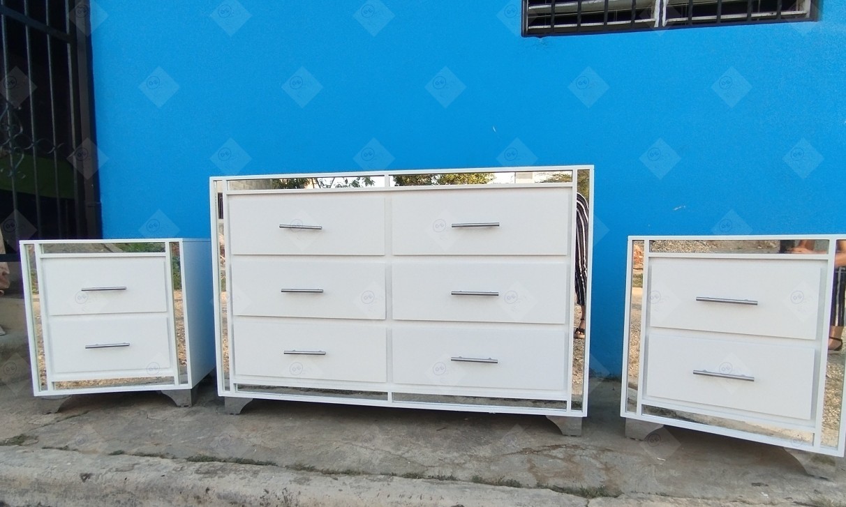 muebles y colchones - Gavetero y mesitas de noche en color blanco 🤍  6