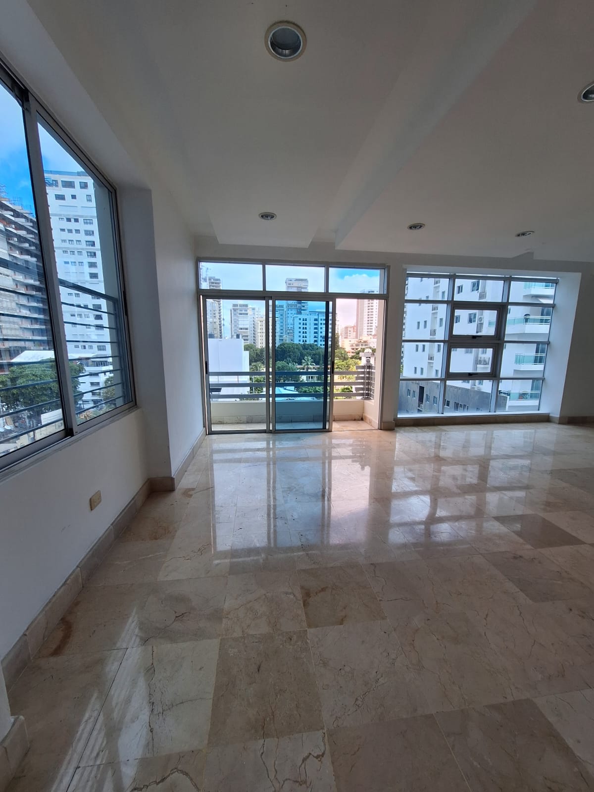 apartamentos - Rento apartamento en piantini , piso en marmol