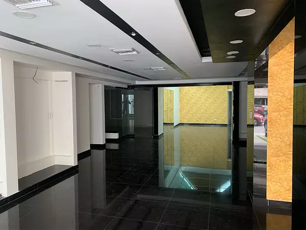 oficinas y locales comerciales - Local de oportunidad en Naco 9