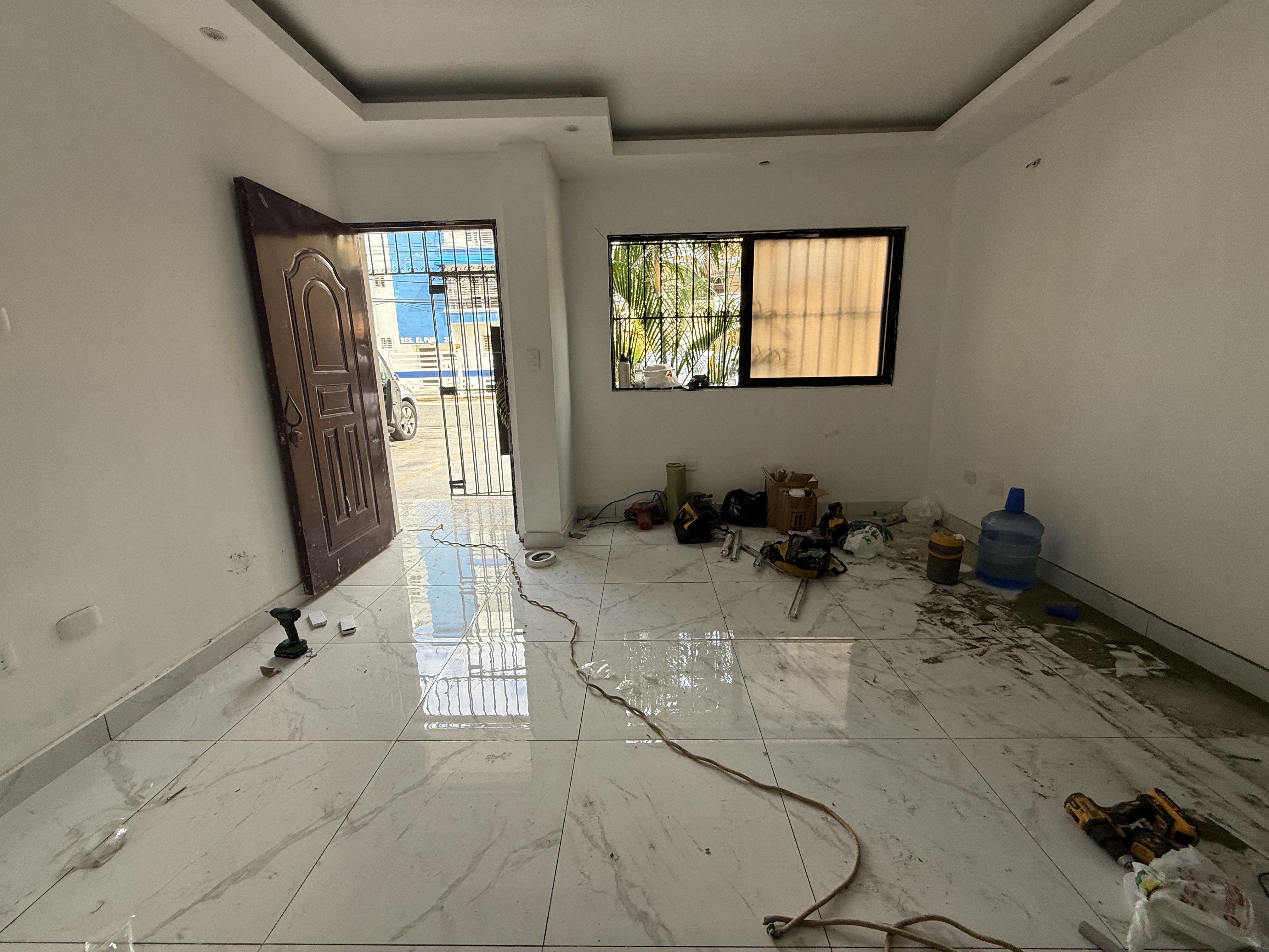 apartamentos - Vendo independencia klm 7 primer nivel 70 mtrs una 1