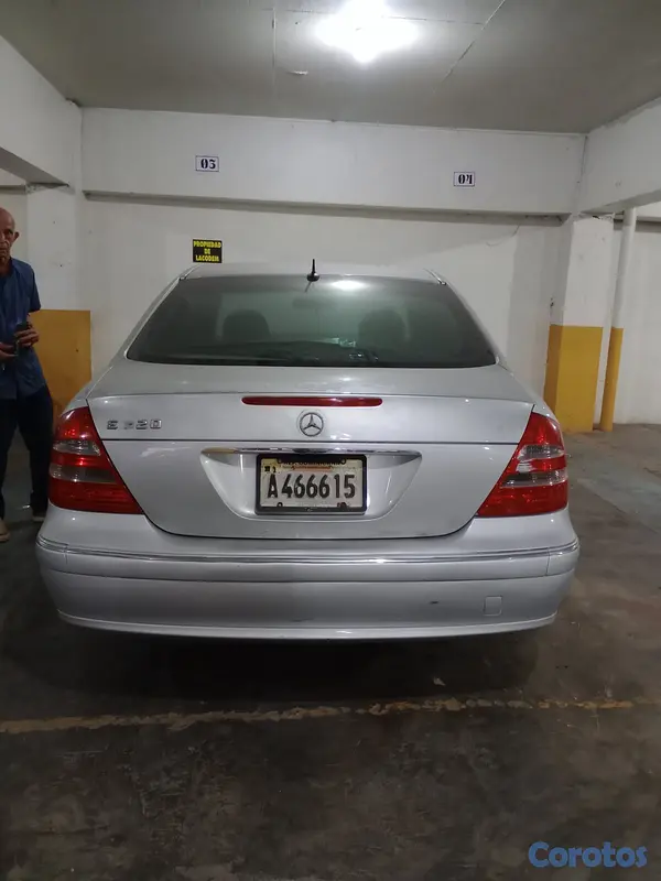 carros - 🚗 **Mercedes-Benz 2003 12