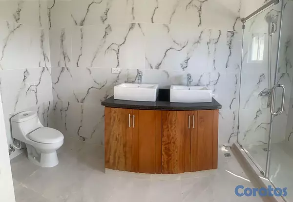 casas vacacionales y villas - 🏡 Tu Nuevo Hogar Casa Con Piscina en Residencial 9