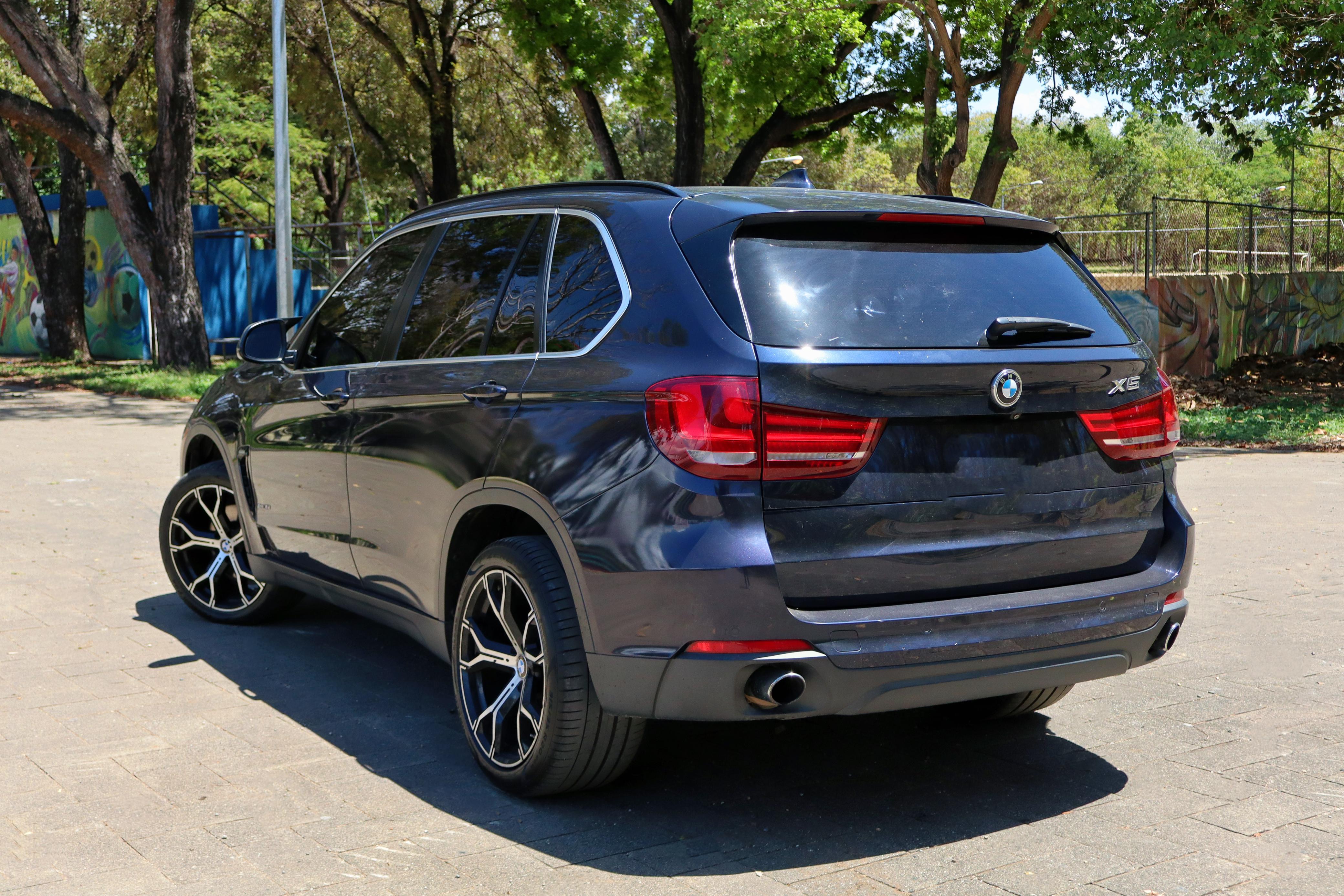 jeepetas y camionetas - Aprovecha y montate en esta impecable lujosa BMW X5 2016  3