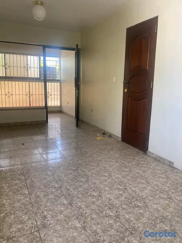 oficinas y locales comerciales - ALQUILÓ local para oficinas o comercial próximo al león Jiménez  2