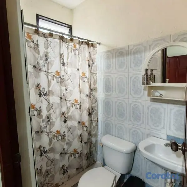 casas - Se vende amplia vivienda con cuatro dormitorios, m 6