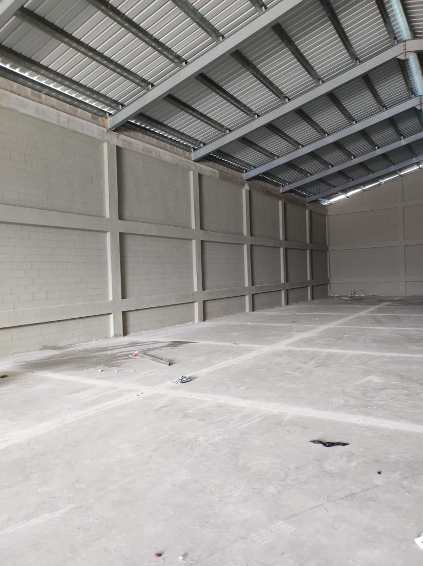 oficinas y locales comerciales - Alquilo Nave industrial en la AV. Hipica  3