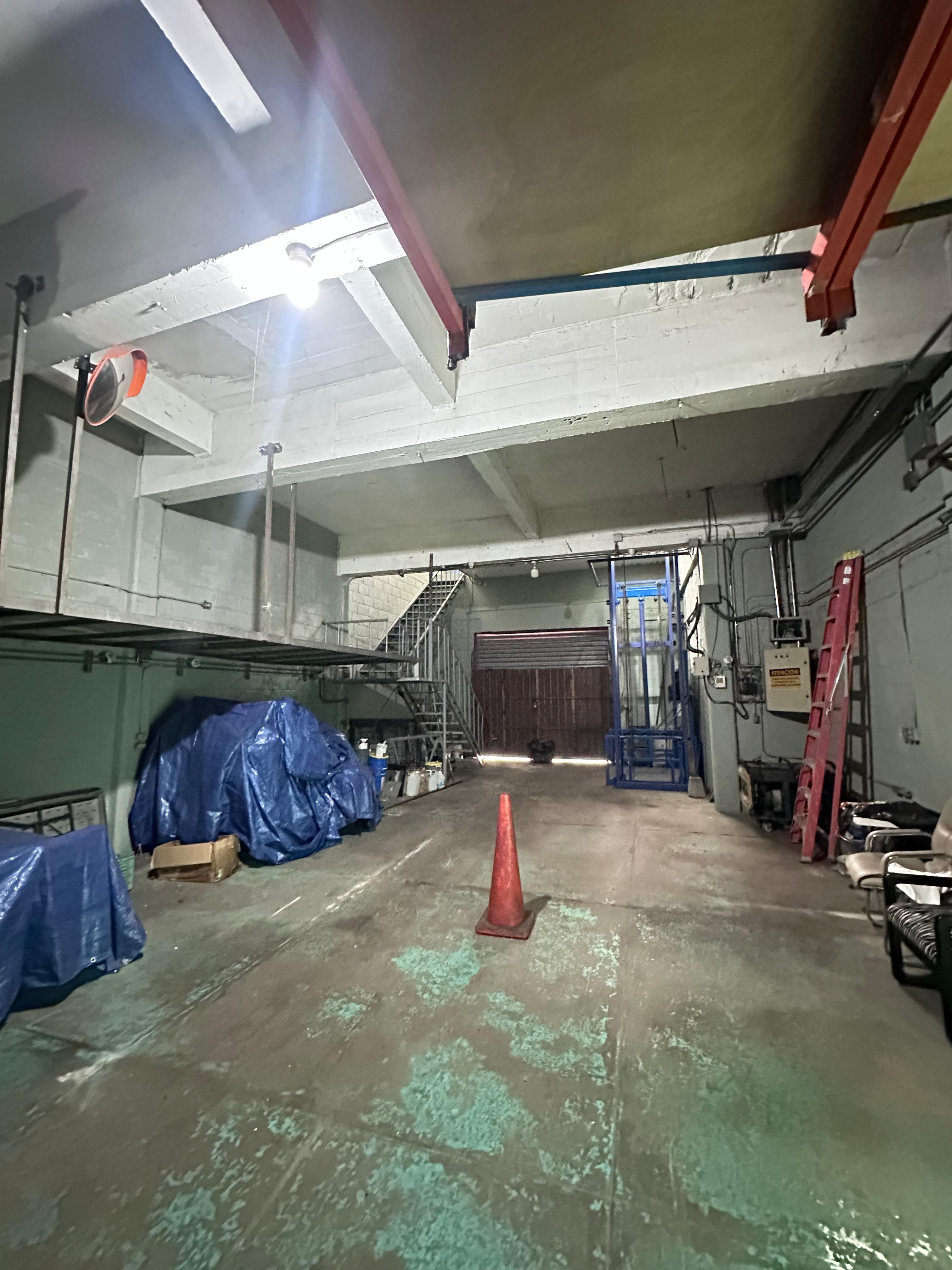 oficinas y locales comerciales - Nave comercial en alquiler en San Carlos  1
