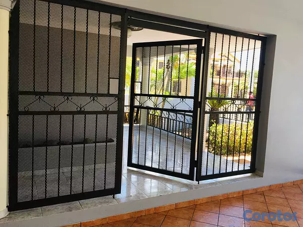 casas - Se vende Amplia Casa En Santiago  4