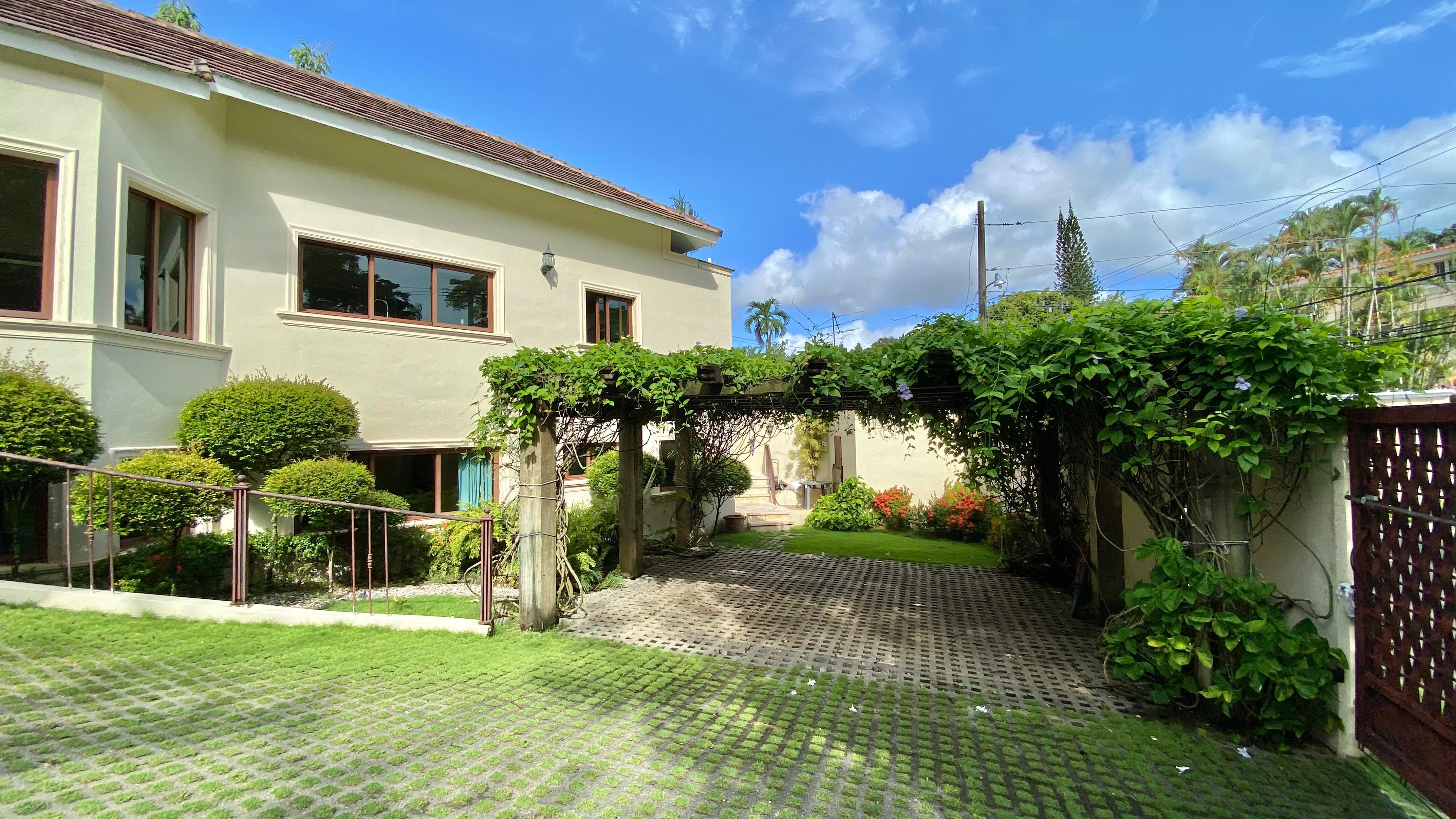 casas - Imponente Mansión en Cuesta Hermosa II, 5 HABS, 1000 Mts2 Patio, Piscina REBAJAD 9