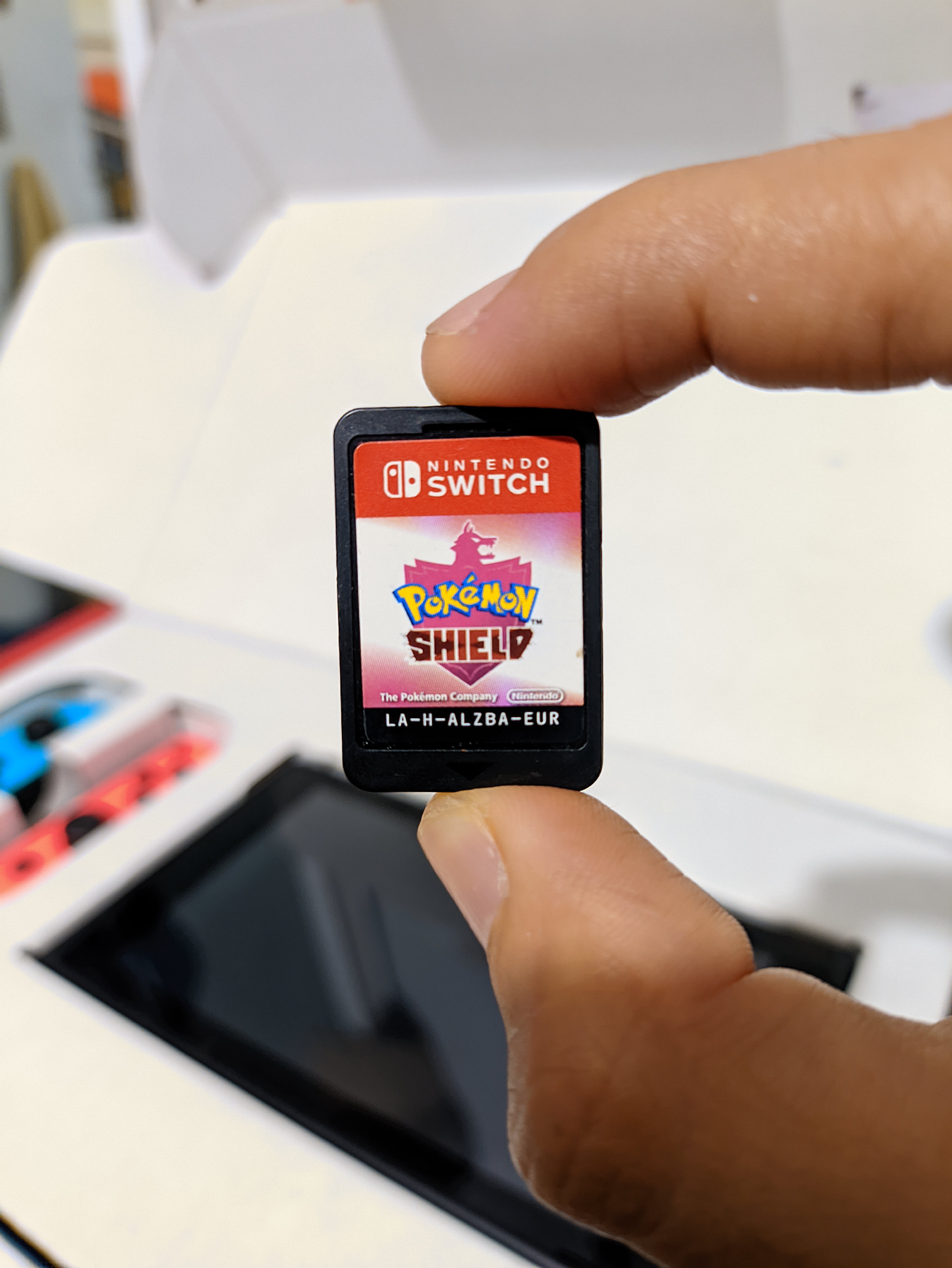 consolas y videojuegos - Pokemon Shield Nintendo Switch 0