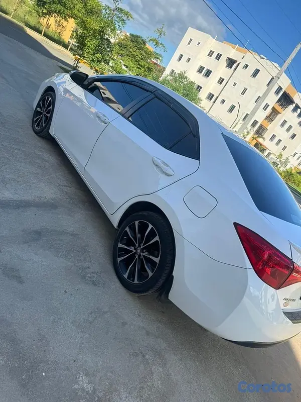 carros - Toyota Corolla S 2018 3