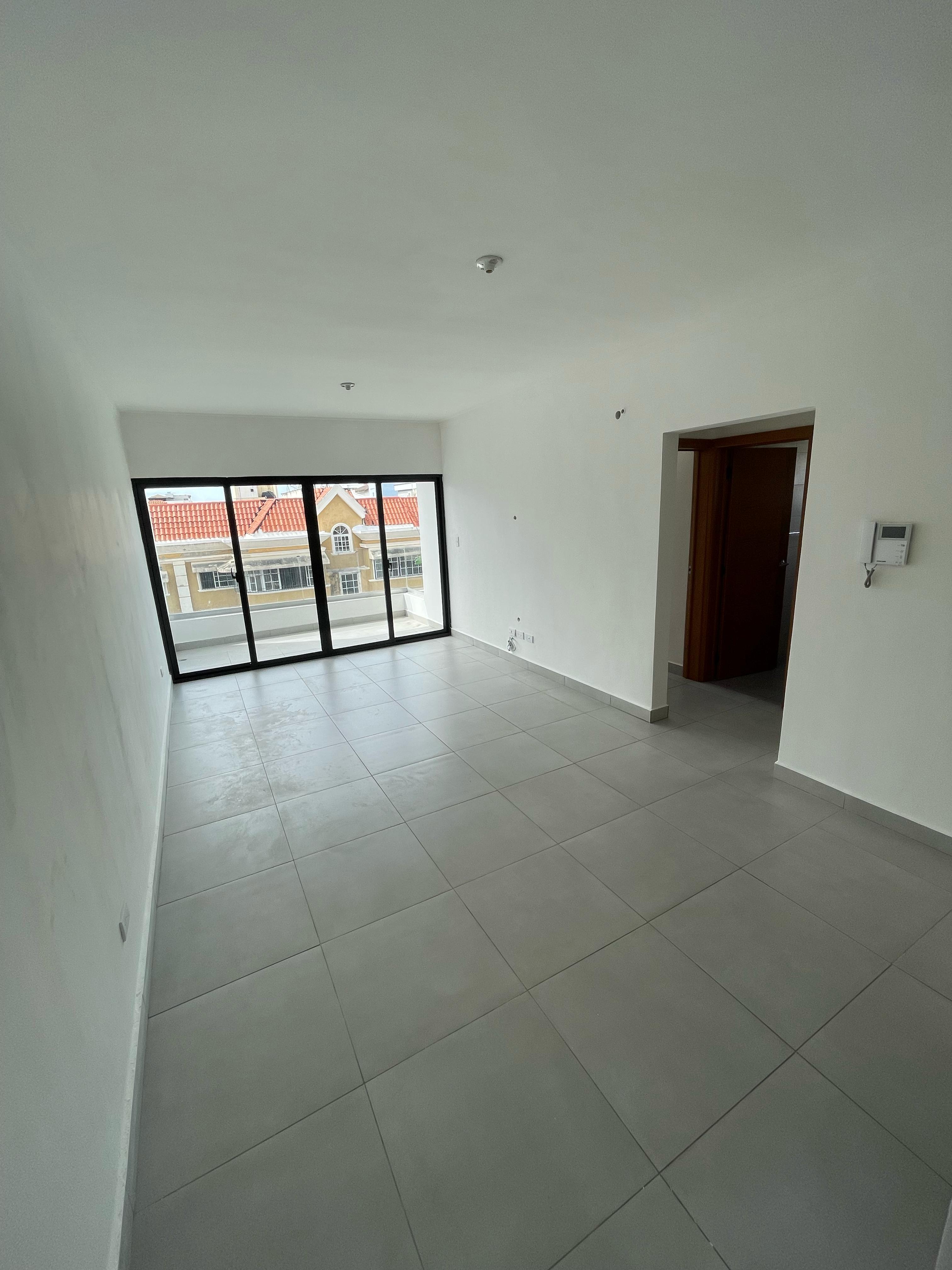 apartamentos - Se Alquila Apartamento Con Area Social En Evaristo 6