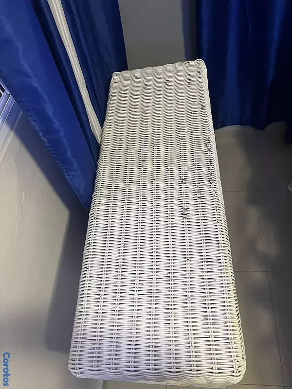 muebles y colchones - Mesa mimbre alta tipo credenza  2