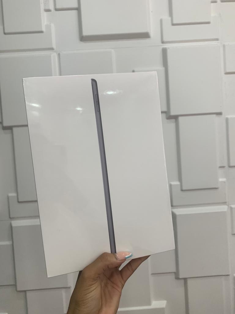 celulares y tabletas - iPad 9th Generación 64gb Wi-Fi Sellada 0