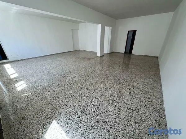 oficinas y locales comerciales - Local en Alquiler en Av 27 de Febrero, Evaristo Mo 4