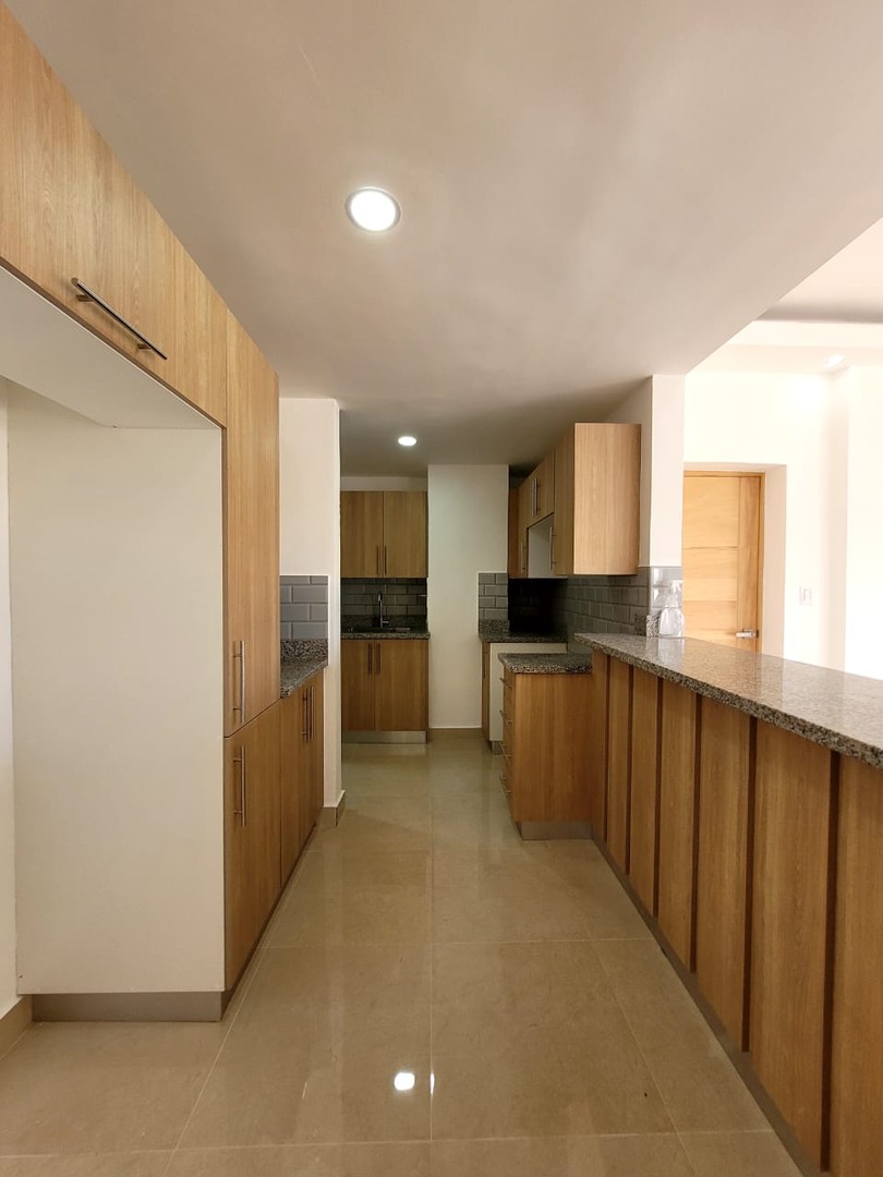 apartamentos - Apartamento en venta Segundo Piso con terraza y parqueos techados (E.O) 9