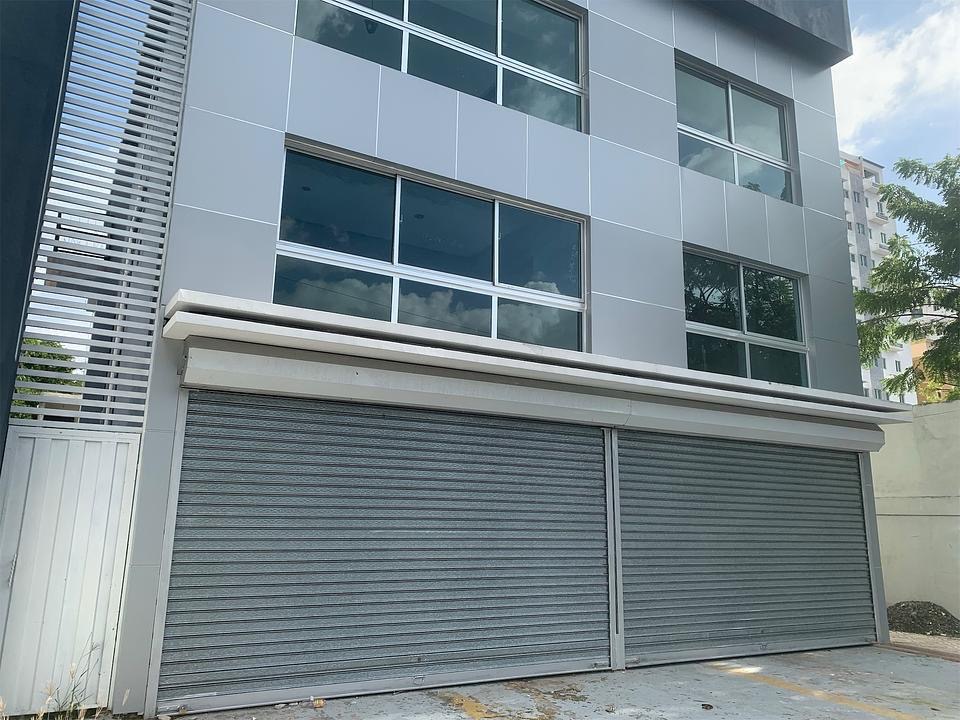 oficinas y locales comerciales - Local céntrico en primer nivel  1