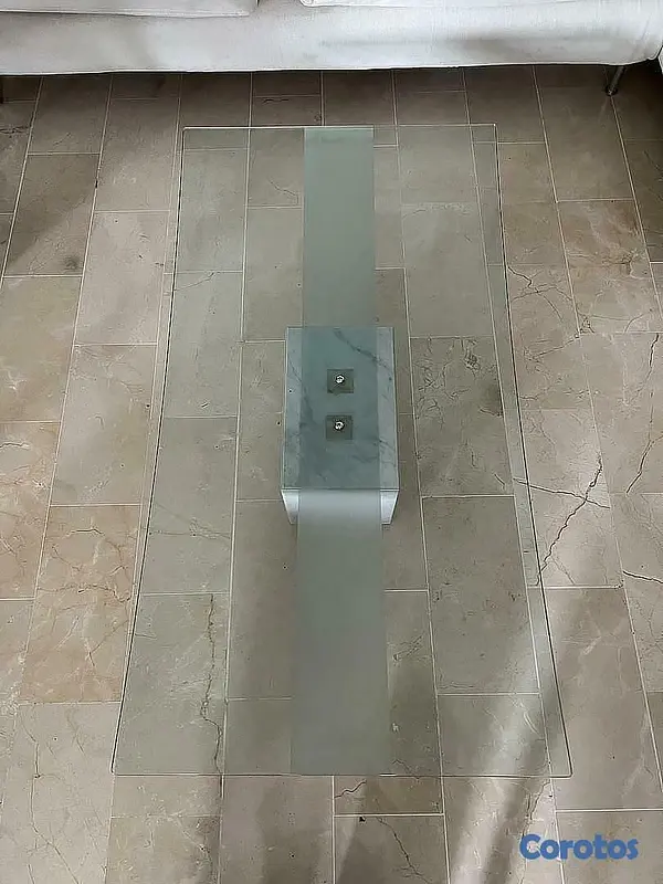 muebles y colchones - Mesa de centro con tope en  cristal templado y  base de marmol 3
