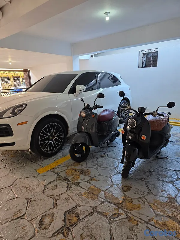 motores y pasolas - Yamaha Vino 50cc negra como nueva 2
